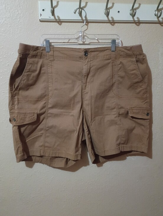 Style & Co. Pants - 😍 6/$10 SALE Style & Co. Size 22W Cargo Shorts in Khaki - Casual Utility Style